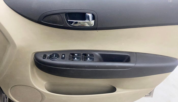 2013 Hyundai i20 MAGNA (O) 1.2, Petrol, Manual, 73,810 km, Driver Side Door Panels Control