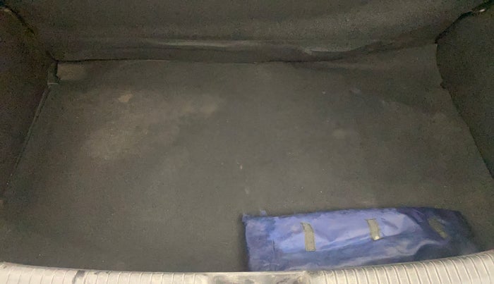 2013 Hyundai i20 MAGNA (O) 1.2, Petrol, Manual, 73,810 km, Boot Inside