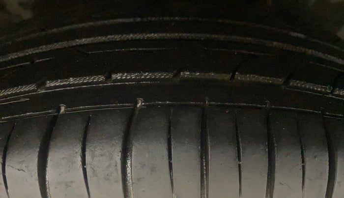 2013 Hyundai i20 MAGNA (O) 1.2, Petrol, Manual, 73,810 km, Right Rear Tyre Tread