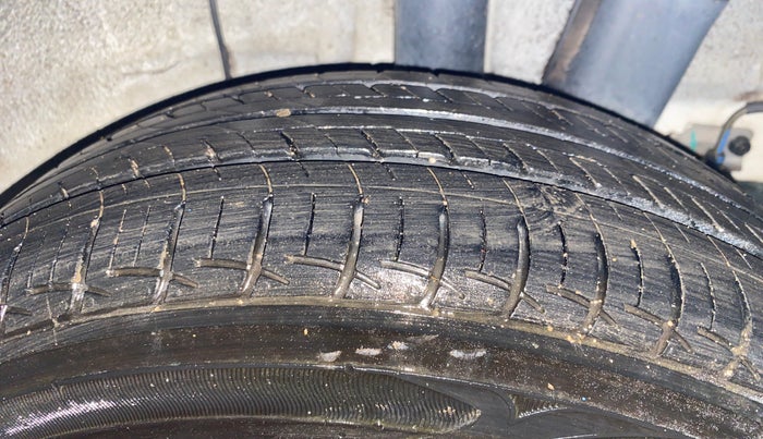 2019 Hyundai Grand i10 SPORTZ 1.2 KAPPA VTVT, Petrol, Manual, 33,118 km, Left Rear Tyre Tread