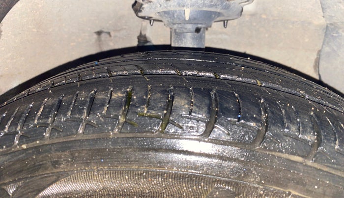 2019 Hyundai Grand i10 SPORTZ 1.2 KAPPA VTVT, Petrol, Manual, 33,118 km, Right Front Tyre Tread