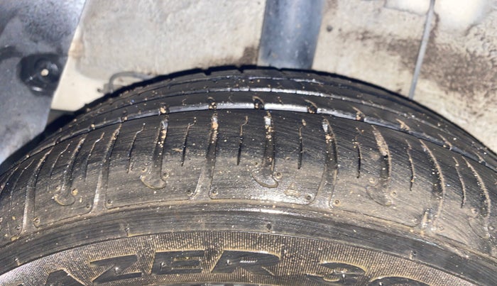 2019 Hyundai Grand i10 SPORTZ 1.2 KAPPA VTVT, Petrol, Manual, 33,118 km, Right Rear Tyre Tread