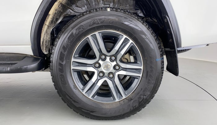 2017 Toyota Fortuner 2.8 4x2 AT, Diesel, Automatic, 80,744 km, Left Rear Wheel