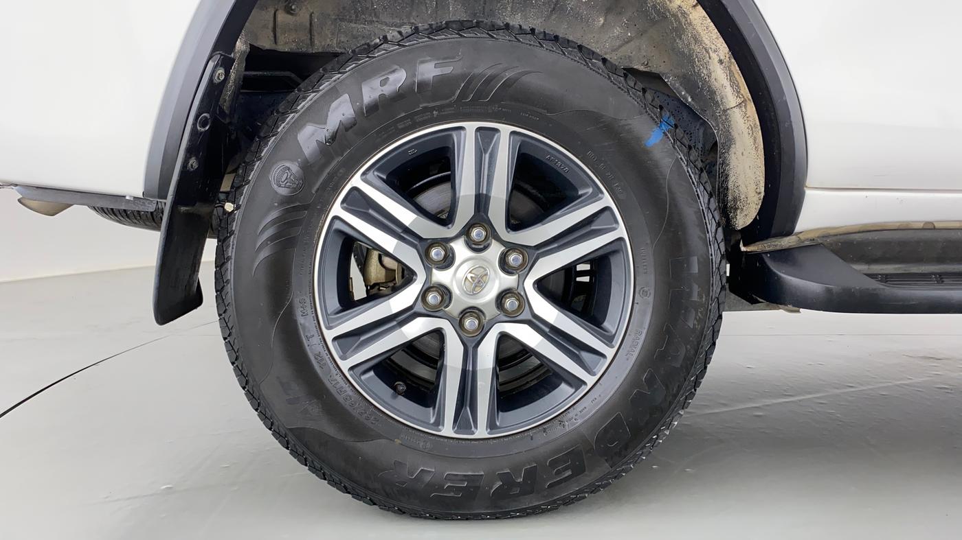 2017 Toyota Fortuner 2.8 4x2 AT, Diesel, Automatic, 80,744 km, Right Rear Wheel