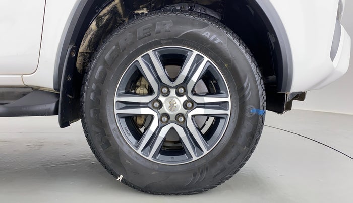 2017 Toyota Fortuner 2.8 4x2 AT, Diesel, Automatic, 80,744 km, Right Front Wheel