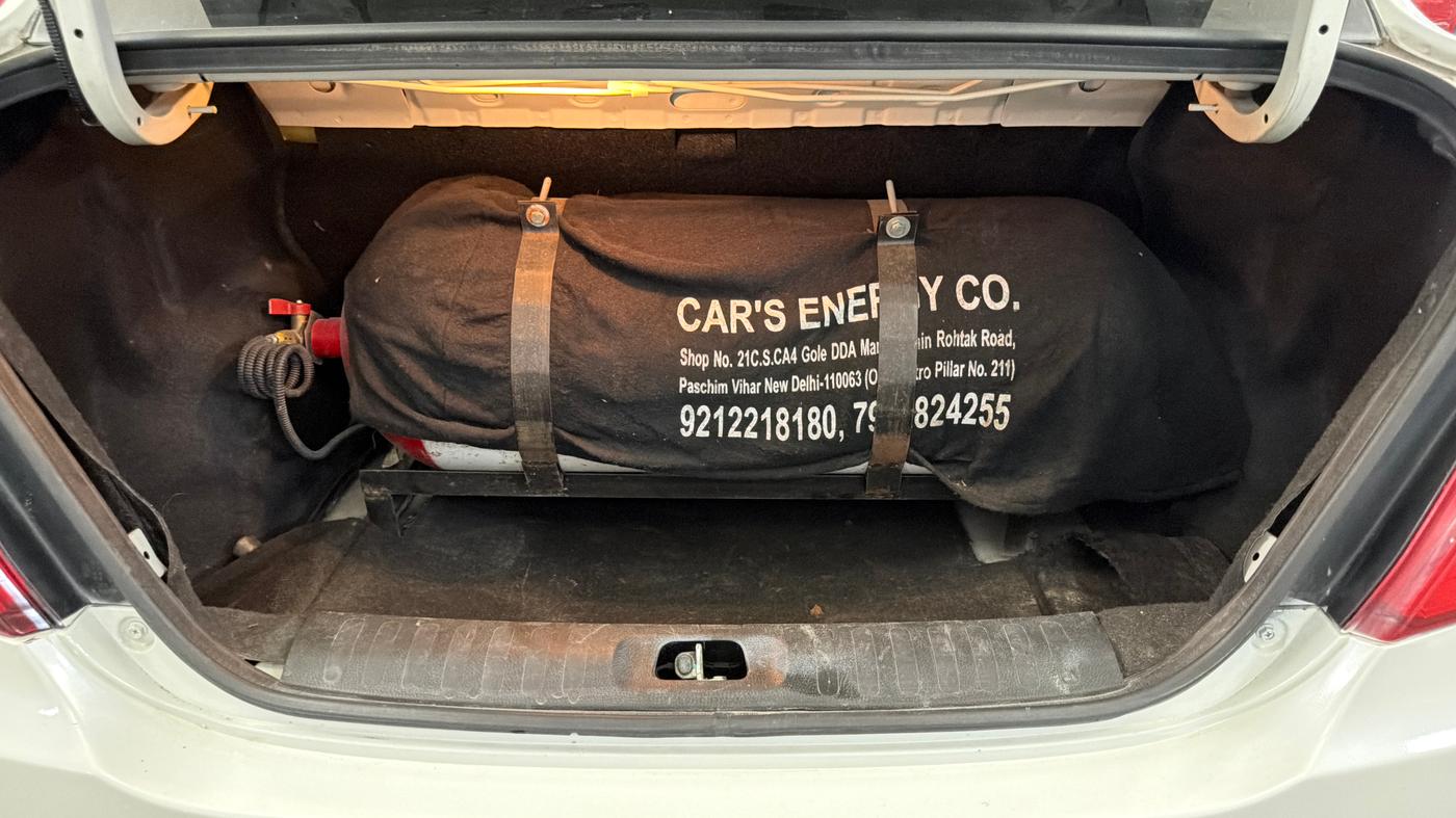 2015 Maruti Swift Dzire LXI (O), CNG, Manual, 27,980 km, Boot Inside