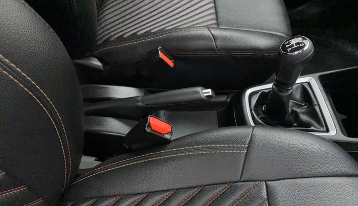 2018 Maruti Swift ZXI PLUS, Petrol, Manual, 48,119 km, Gear Lever