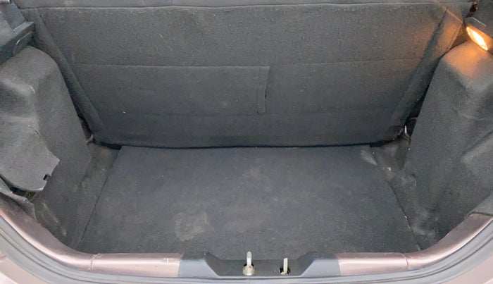 2016 Tata Tiago XZ PETROL, Petrol, Manual, 38,971 km, Boot Inside