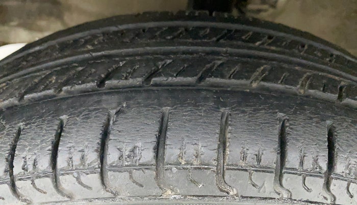 2015 Maruti Wagon R 1.0 LXI, Petrol, Manual, 67,139 km, Left Front Tyre Tread