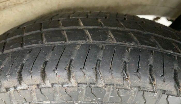 2015 Maruti Wagon R 1.0 LXI, Petrol, Manual, 67,139 km, Left Rear Tyre Tread
