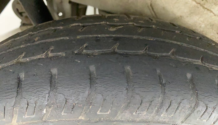 2015 Maruti Wagon R 1.0 LXI, Petrol, Manual, 67,139 km, Right Rear Tyre Tread