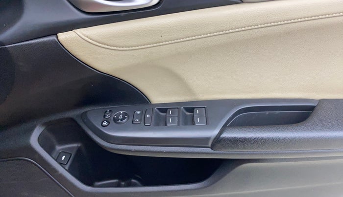 2019 Honda Civic 1.8L I-VTEC ZX CVT, Petrol, Automatic, 31,694 km, Driver Side Door Panels Control