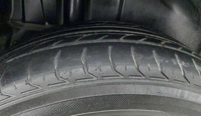 2013 Maruti Ertiga VDI ABS, Diesel, Manual, Right Rear Tyre Tread
