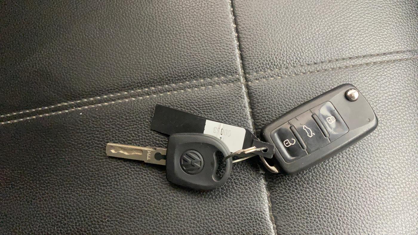 2019 Volkswagen Ameo COMFORTLINE 1.0L, Petrol, Manual, 90,132 km, Key Close Up