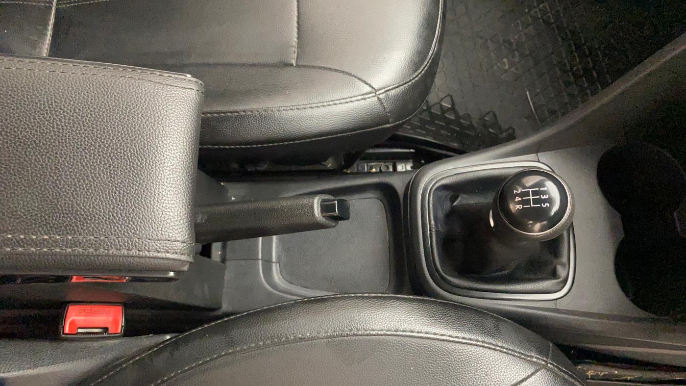 2019 Volkswagen Ameo COMFORTLINE 1.0L, Petrol, Manual, 90,132 km, Gear Lever
