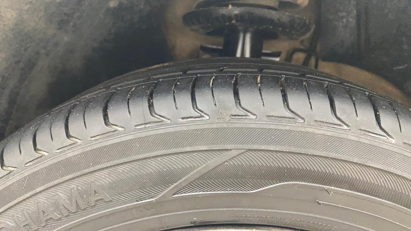 2019 Volkswagen Ameo COMFORTLINE 1.0L, Petrol, Manual, 90,132 km, Left Front Tyre Tread