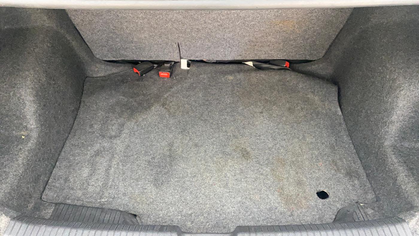 2019 Volkswagen Ameo COMFORTLINE 1.0L, Petrol, Manual, 90,132 km, Boot Inside