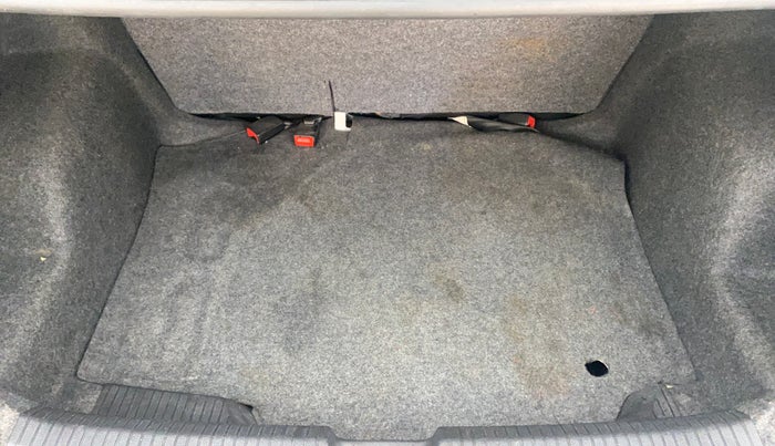 2019 Volkswagen Ameo COMFORTLINE 1.0L, Petrol, Manual, 90,132 km, Boot Inside