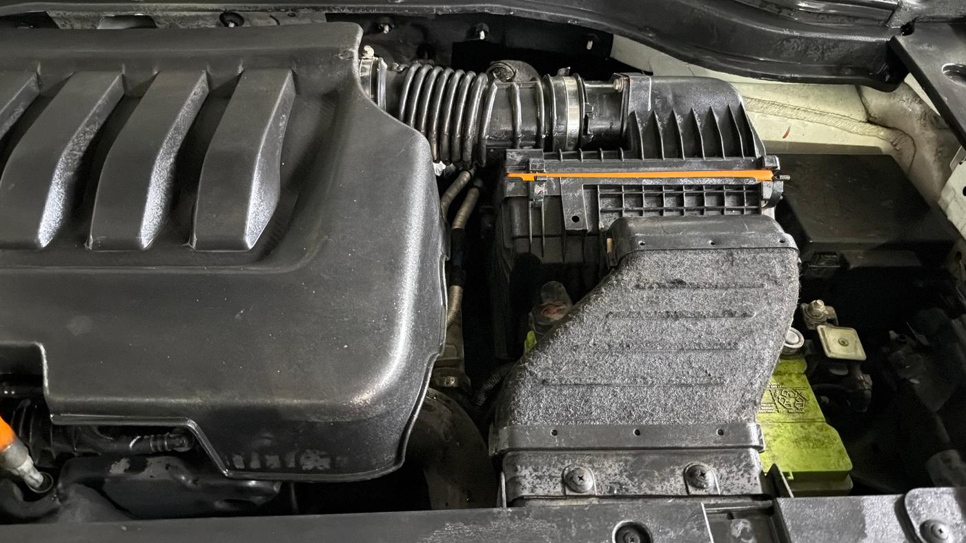 2023 Mahindra XUV700 AX7 Petrol MT 7 STR, Petrol, Manual, 66,086 km, Engine View - Left