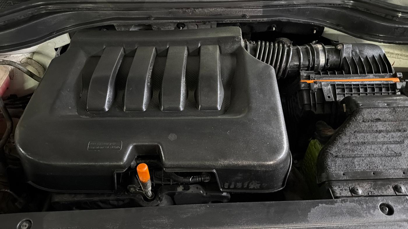 2023 Mahindra XUV700 AX7 Petrol MT 7 STR, Petrol, Manual, 66,086 km, Engine View