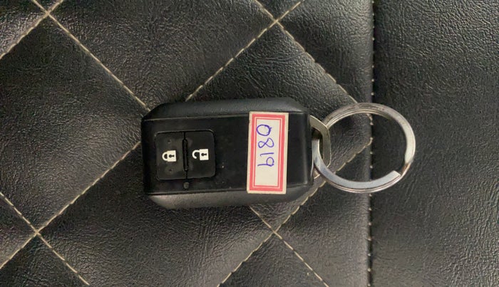 2022 Maruti Swift ZXI PLUS DUAL TONE, Petrol, Manual, 63,386 km, Key Close Up