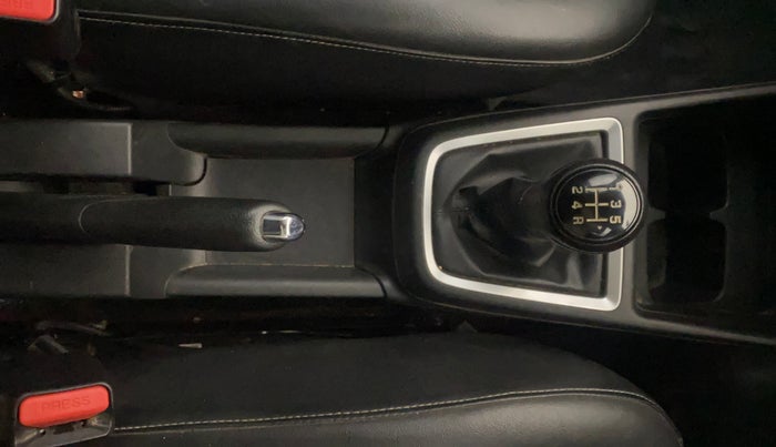 2022 Maruti Swift ZXI PLUS DUAL TONE, Petrol, Manual, 63,386 km, Gear Lever