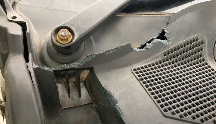 2021 Tata Safari XZ PLUS, Diesel, Manual, 16,852 km, Bonnet (hood) - Cowl vent panel has minor damage