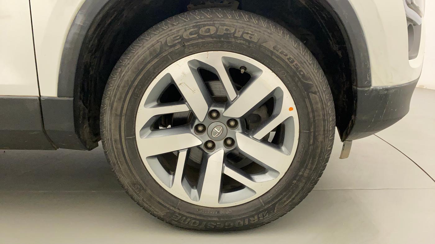 2021 Tata Safari XZ PLUS, Diesel, Manual, 16,852 km, Right Front Wheel