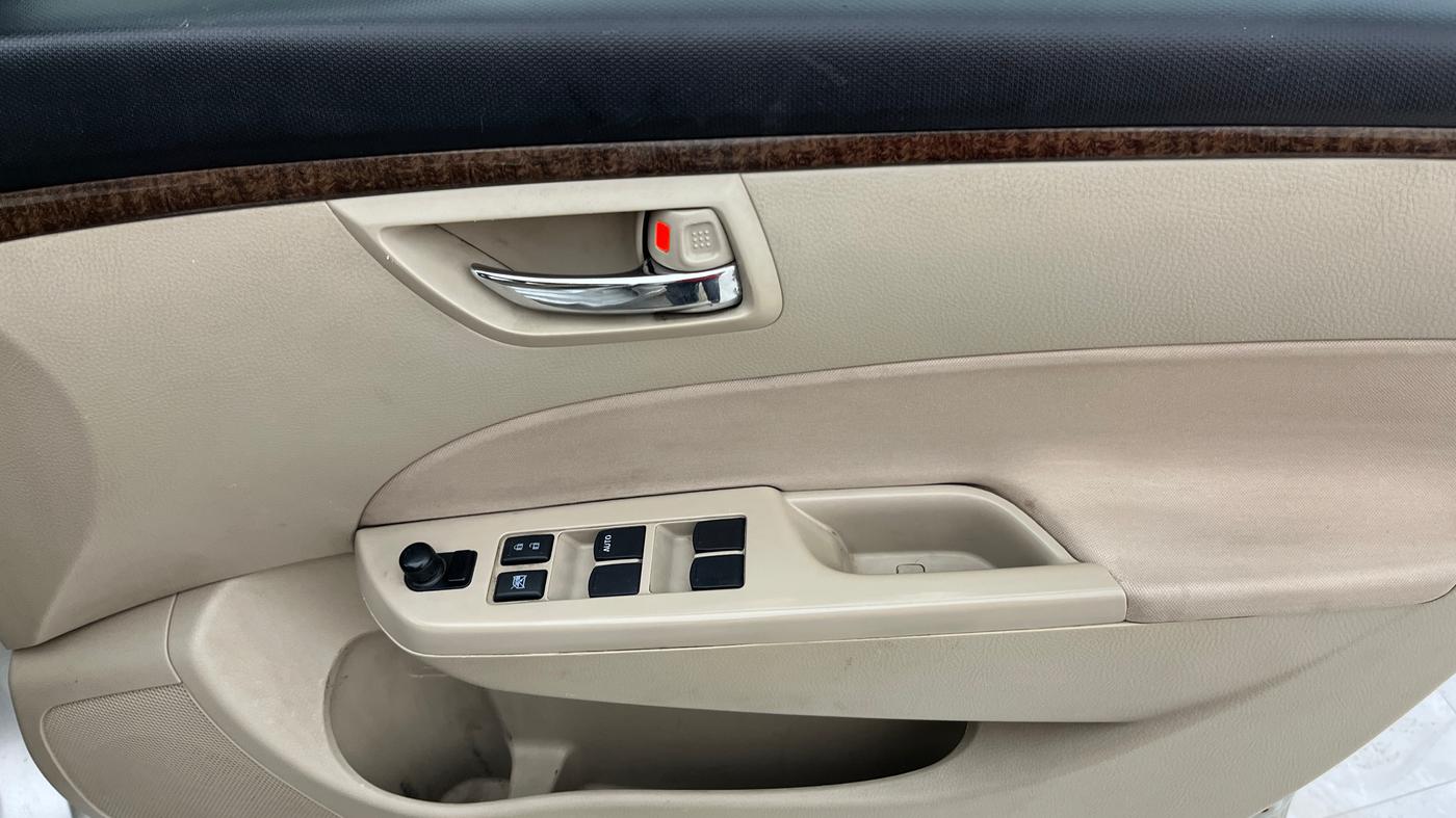 2016 Maruti Swift Dzire ZDI AMT, Diesel, Automatic, 1,15,365 km, Driver Side Door Panels Control
