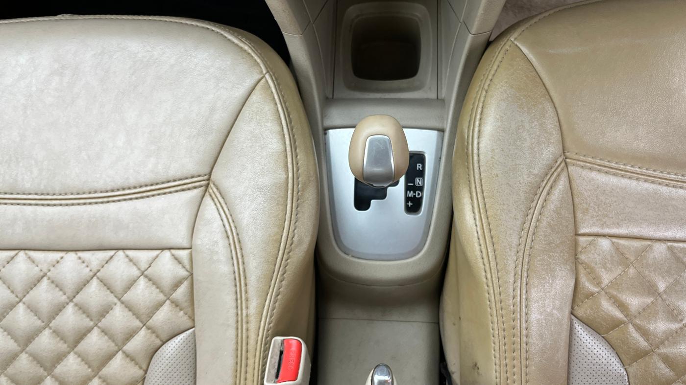 2016 Maruti Swift Dzire ZDI AMT, Diesel, Automatic, 1,15,365 km, Gear Lever