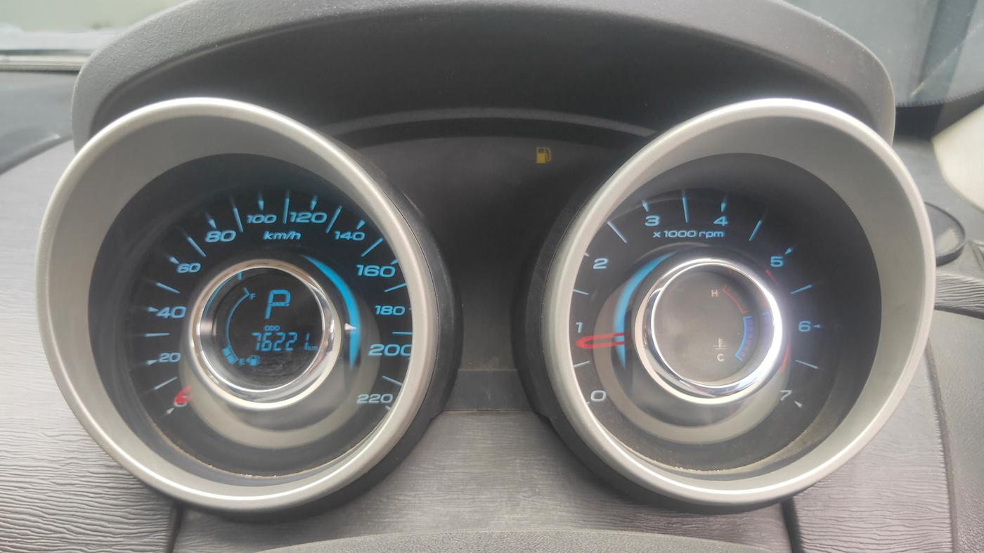 2017 Mahindra XUV500 W10 AT, Diesel, Automatic, 76,221 km, Odometer Image