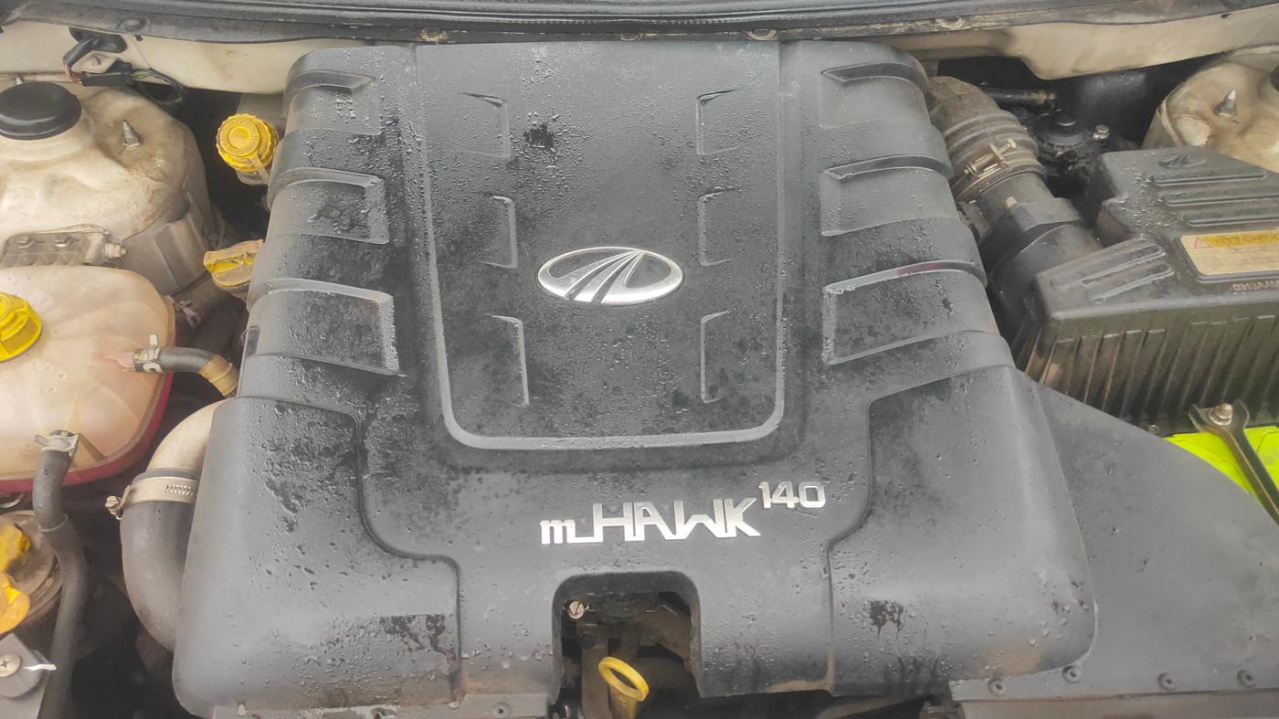 2017 Mahindra XUV500 W10 AT, Diesel, Automatic, 76,221 km, Engine View