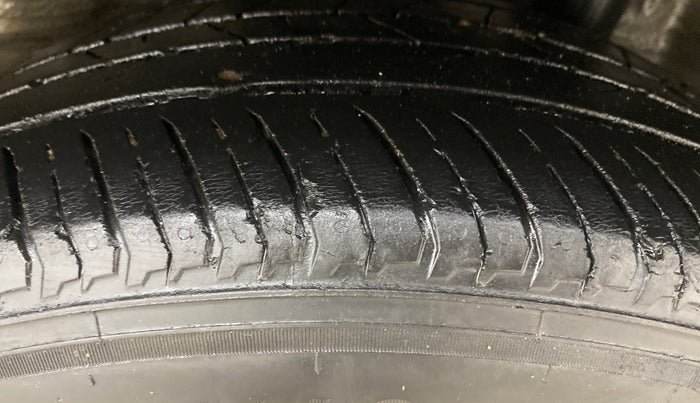 2016 Honda BR-V 1.5L I-VTEC V CVT, Petrol, Automatic, 1,42,634 km, Left Rear Tyre Tread