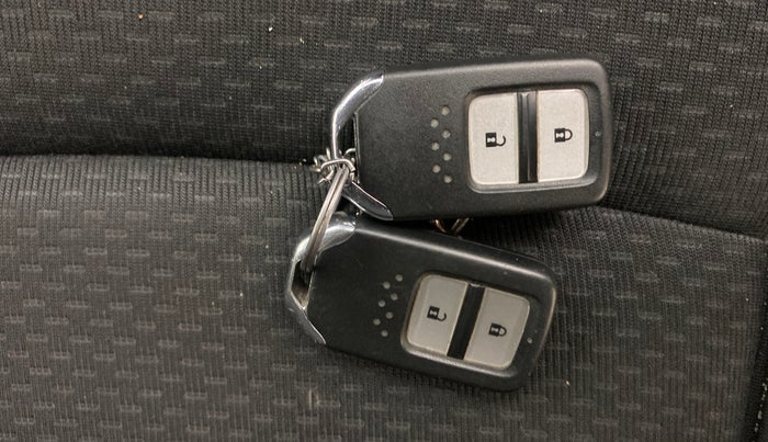 2016 Honda BR-V 1.5L I-VTEC V CVT, Petrol, Automatic, 1,42,634 km, Key Close Up