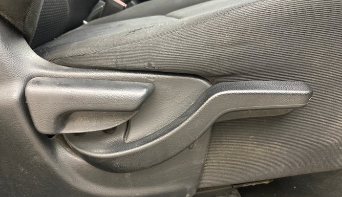 2016 Honda BR-V 1.5L I-VTEC V CVT, Petrol, Automatic, 1,42,634 km, Driver Side Adjustment Panel