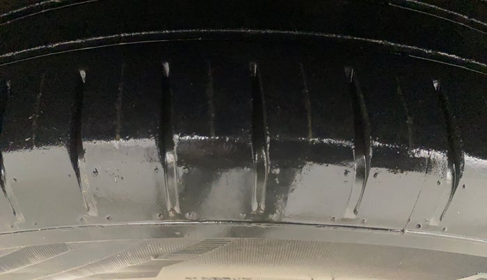 2018 Maruti Baleno ALPHA PETROL 1.2, Petrol, Manual, 73,944 km, Left Front Tyre Tread