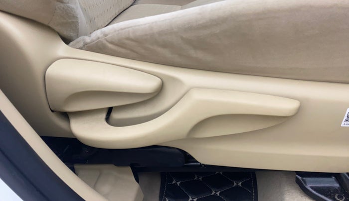 2021 Toyota YARIS J MT, Petrol, Manual, 42,024 km, Driver Side Adjustment Panel