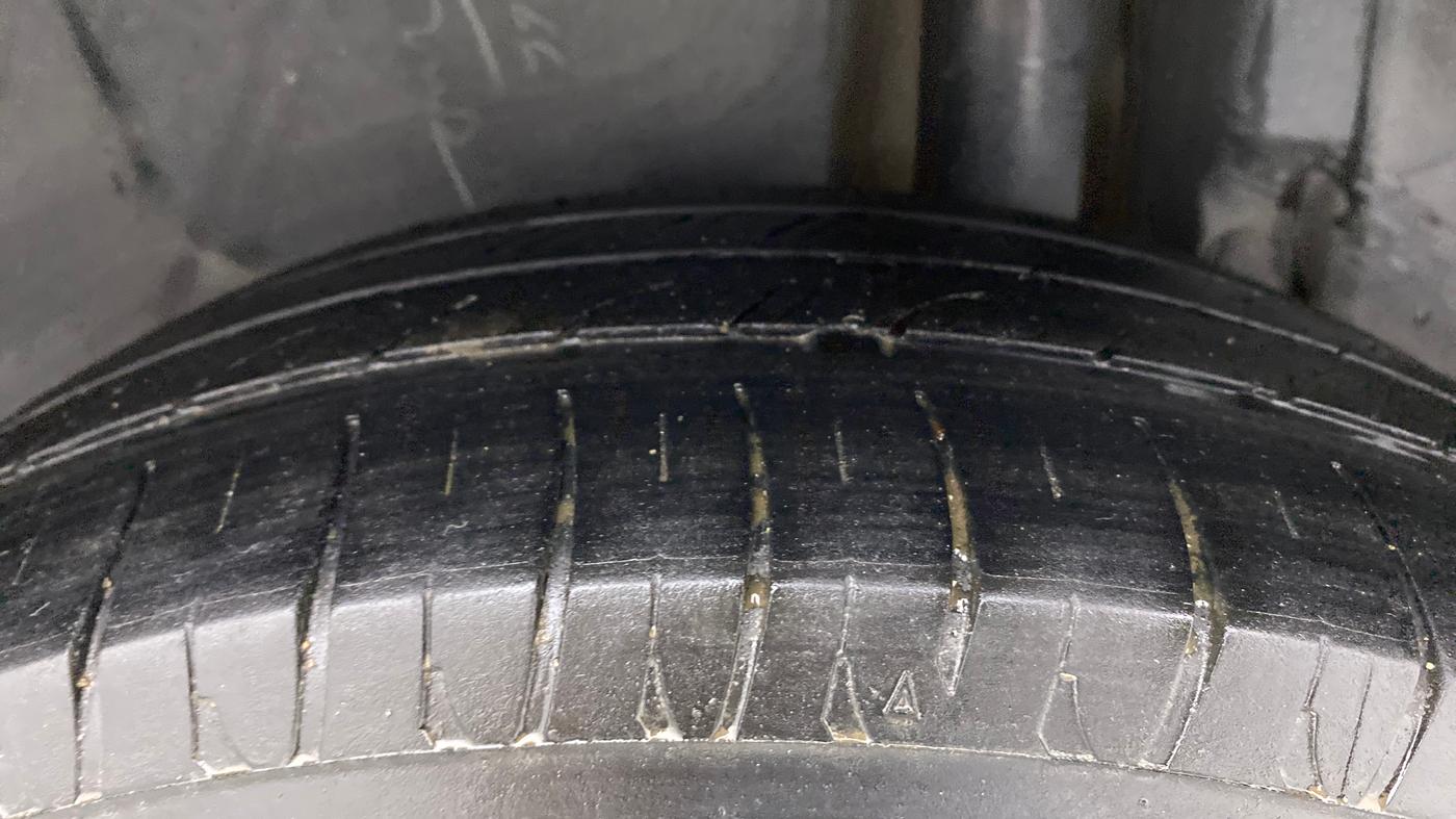 2016 Maruti Swift Dzire ZDI AMT, Diesel, Automatic, 89,121 km, Left Rear Tyre Tread