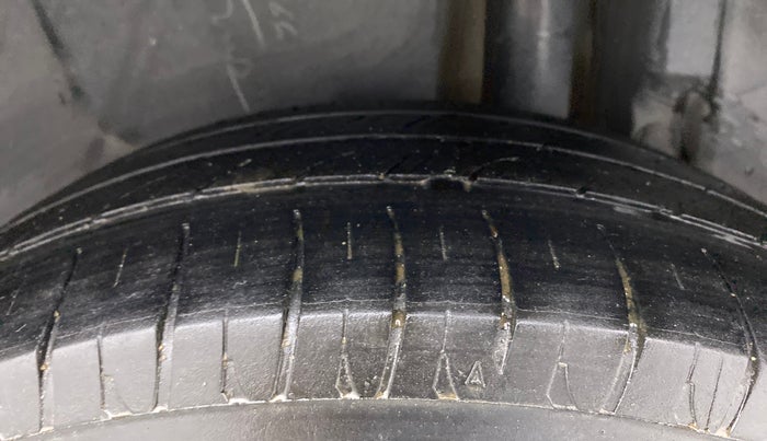 2016 Maruti Swift Dzire ZDI AMT, Diesel, Automatic, 89,121 km, Left Rear Tyre Tread