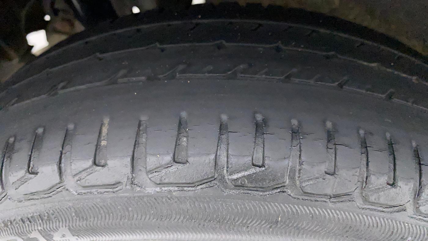 2014 Maruti Wagon R Stingray VXI, Petrol, Manual, 25,307 km, Right Rear Tyre Tread