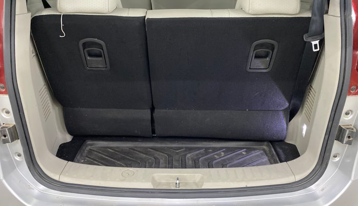 2019 Mahindra MARAZZO M8 8 STR, Diesel, Manual, 30,475 km, Boot Inside