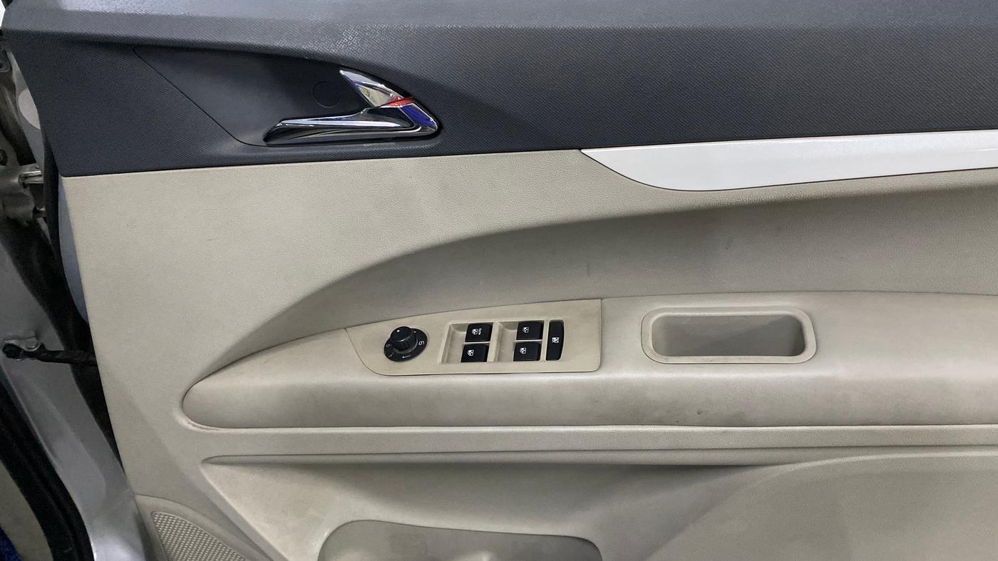 2019 Mahindra MARAZZO M8 8 STR, Diesel, Manual, 30,475 km, Driver Side Door Panels Control