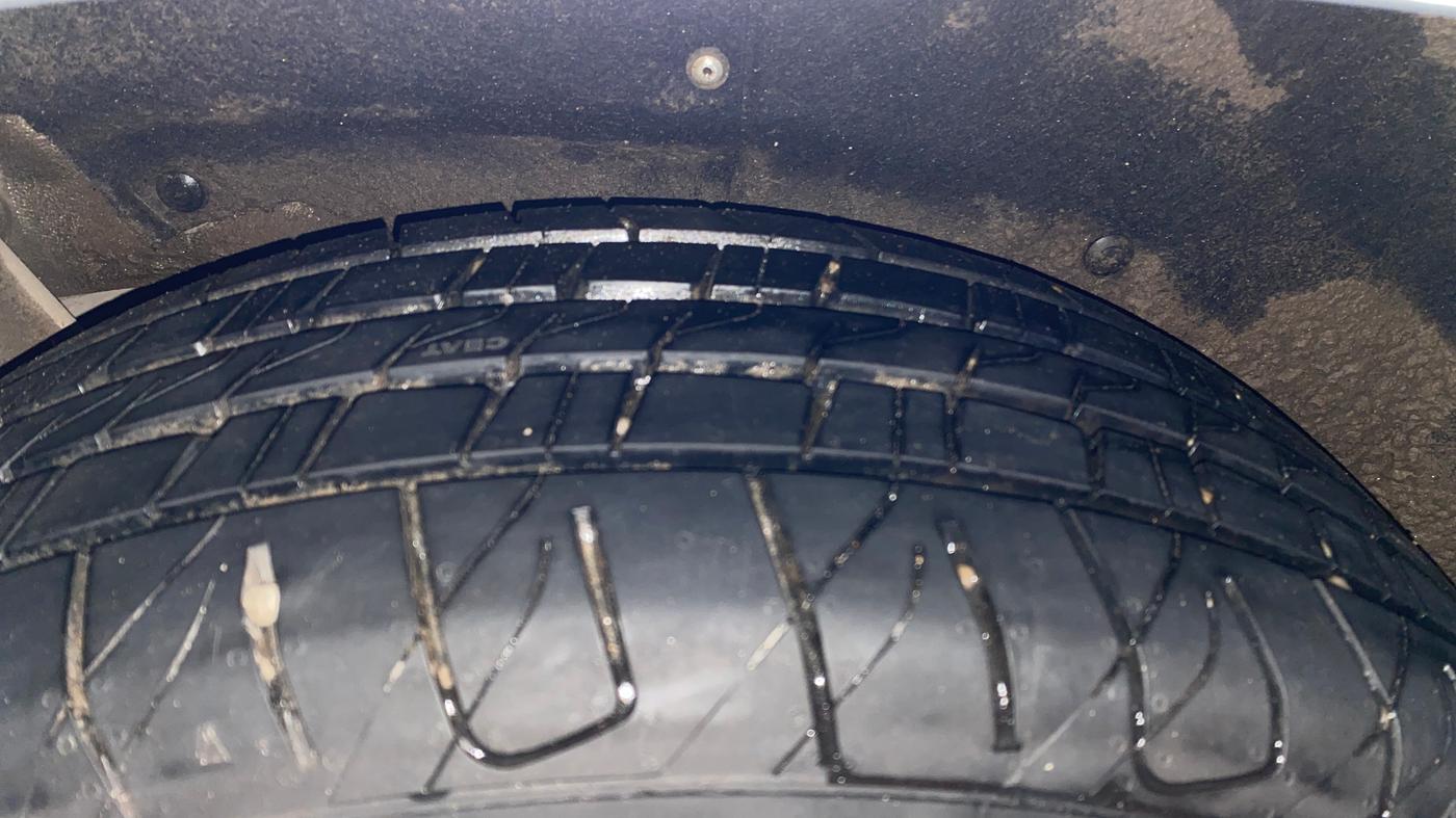 2019 Mahindra MARAZZO M8 8 STR, Diesel, Manual, 30,475 km, Right Rear Tyre Tread