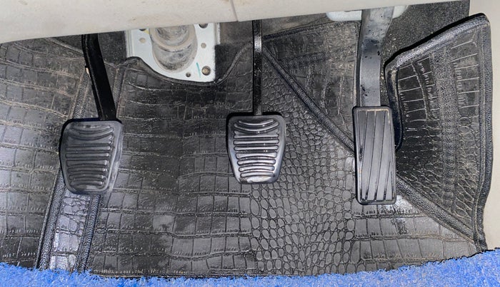 2019 Mahindra MARAZZO M8 8 STR, Diesel, Manual, 30,475 km, Pedals