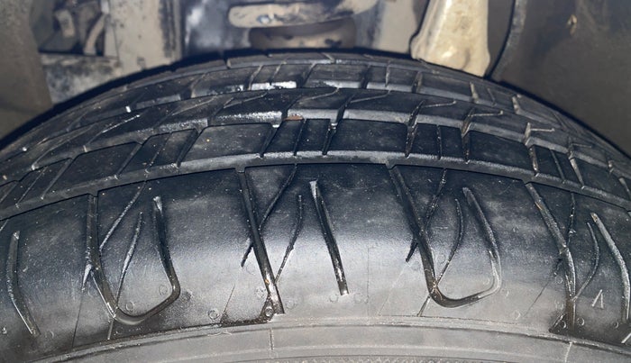 2019 Mahindra MARAZZO M8 8 STR, Diesel, Manual, 30,475 km, Left Front Tyre Tread