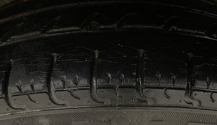 2016 Renault Kwid RXT 1.0, Petrol, Manual, 49,785 km, Left Front Tyre Tread