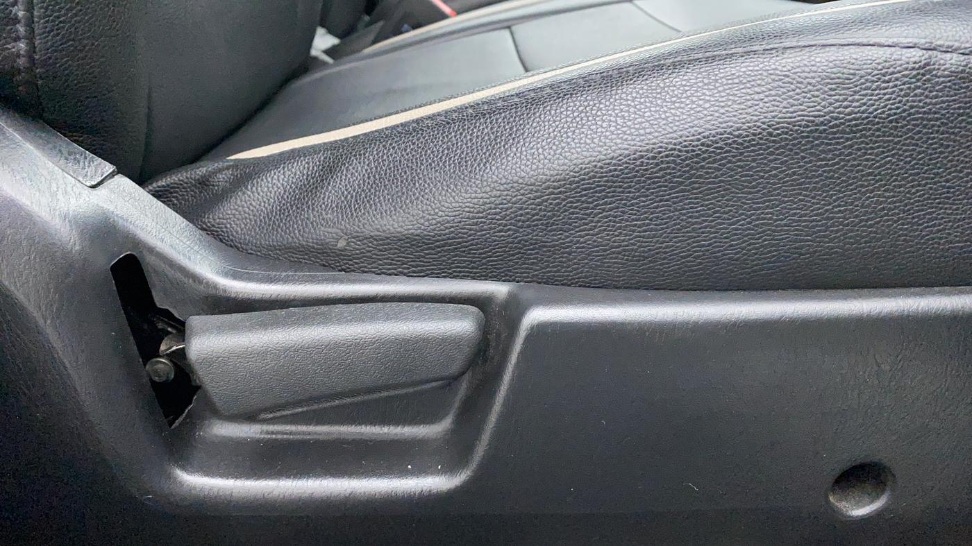 2019 Maruti Alto VXI, Petrol, Manual, 17,777 km, Driver Side Adjustment Panel