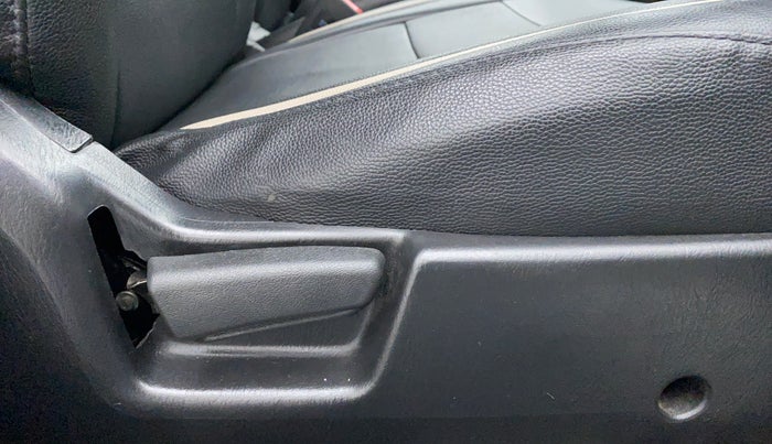 2019 Maruti Alto VXI, Petrol, Manual, 17,777 km, Driver Side Adjustment Panel