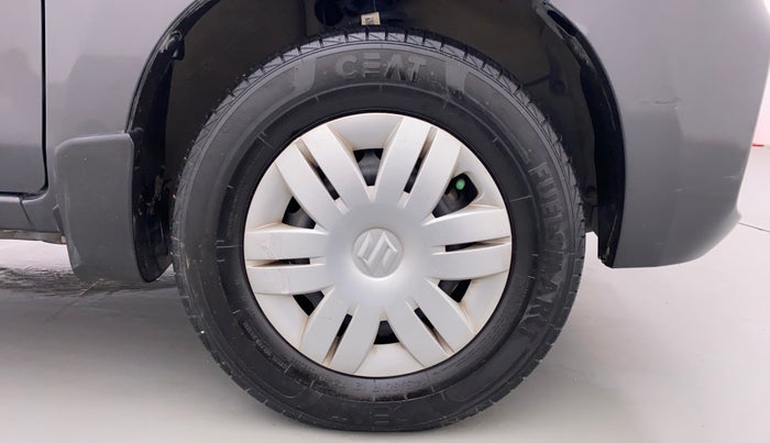 2019 Maruti Alto VXI, Petrol, Manual, 17,777 km, Right Front Wheel