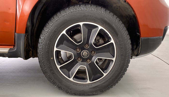2016 Renault Duster RXZ AMT 110 PS, Diesel, Automatic, 92,840 km, Right Front Wheel